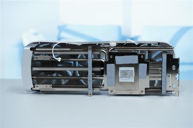 索泰RTX 4080 SUPER TRINITY OC月白显卡评测：科技美学高颜值 4K超百帧无压力